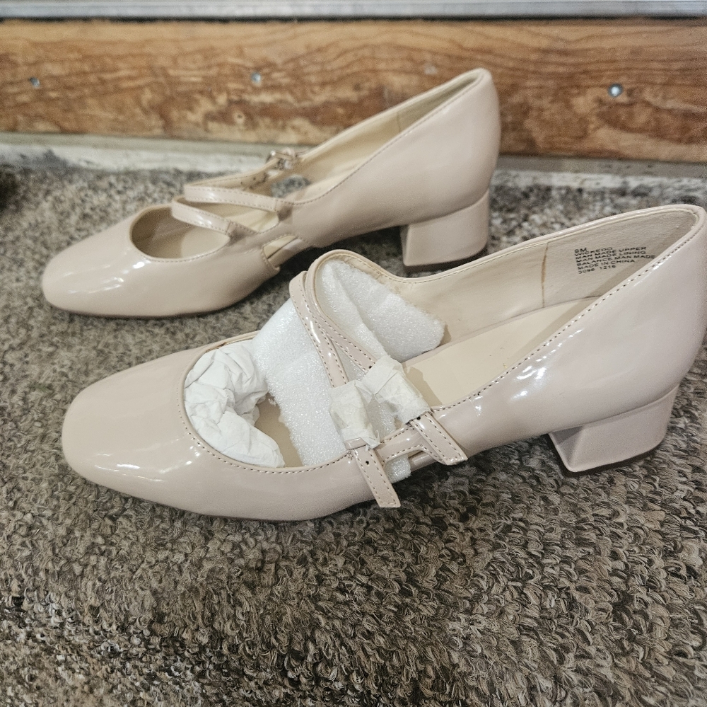 NEW NINE WEST Women's Patent Dress Pump - Size 9 - Picture 2 of 6